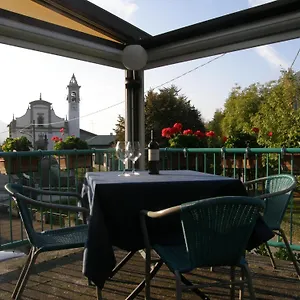 https://hotel-national.it-lombardy.com